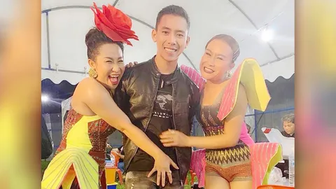 โฟกัสผิดจุด ลาล่า อาร์สยาม ทำตัวซุกซนเอามือวางเป้านักร้องรุ่นน้อง