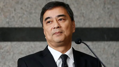 ประชาธิปัตย์ ยกย่องอภิสิทธิ์ เป็นวีรบุรุษ!