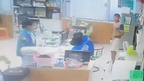 ชายผมเกรียนหัวร้อน รอคิวหาหมอนาน ด่าหยาบ ตบหน้าพยาบาลระบายแค้น