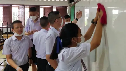 ร.ร.สวนกุหลาบนนท์ ปิดเรียนถึง10มิ.ย. พบเด็กม.1ป่วย "มือเท้าปาก" 18 คน