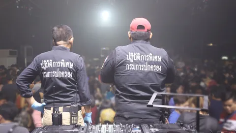 จู่โจมพร้อมกัน 2 ผับดัง แปดริ้ว-สัตหีบ ยาเกลื่อน เยาวชนใช้บริการนับร้อย