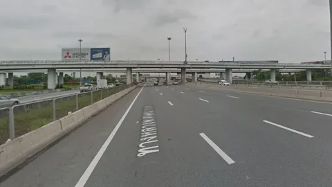 เลื่อนเปิดสะพานข้ามมอเตอร์เวย์ร่มเกล้า-ศรีนครินทร์