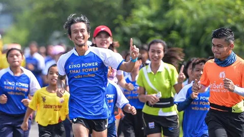 สุดยอด ตูน บอดี้สแลม วิ่งวันแรกได้ยอดเงินบริจาคทะลุเป้า 