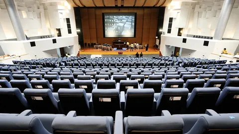 เปิดเรตราคาต่อวัน “ค่าเช่าห้อง” ประชุมสภา 17 นาที ชาวเน็ตแซว คุยไลน์กลุ่มดีกว่า