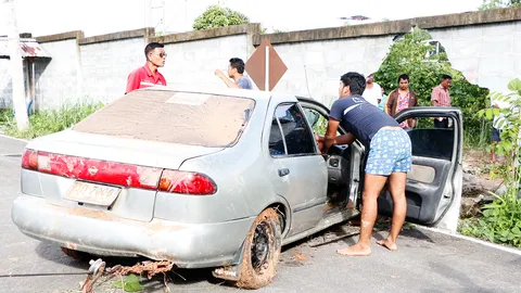 ลูกชายติดใจครูสอนขับปล่อยเดี่ยวแม่ จนรถพุ่งชนกำแพงตกน้ำตาย 