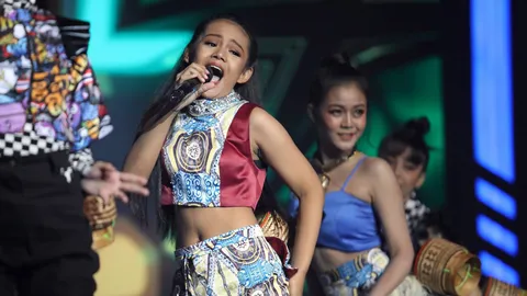 "ลำไย" จับคู่ดูโอโชว์ "ผู้สาวขาเลาะ" เปิดเวทีร้อน "World Star ดาวคู่ดาว"