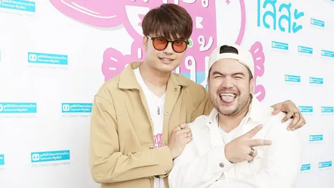 “โอ๊ต-นนท์” คู่แสบหัวใจหล่อ ส่งเงาทำบุญในสติกเกอร์ไลน์