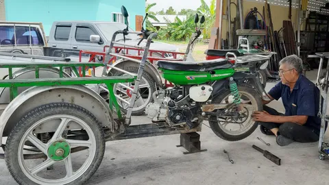 สุดยอดนายช่างใหญ่อ่างทอง จบแค่ ป.4 ผลิตรถสามล้อเครื่องขายมา 20 ปี