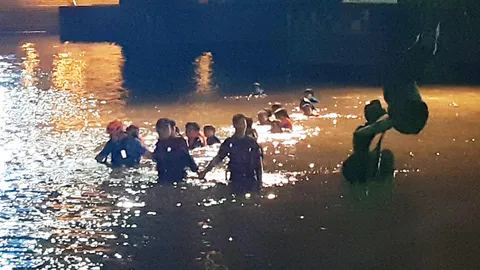 พบศพแล้วนักศึกษาสาวเชียงราย โดดสะพานข้ามน้ำกก ญาติและเพื่อนร่ำไห้อาลัย