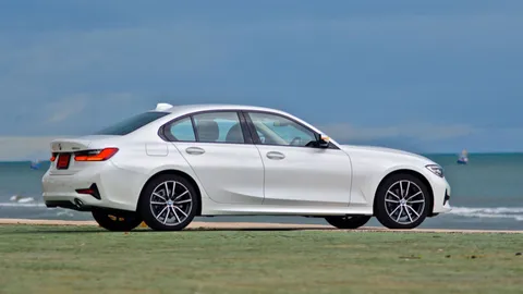 หล่อสุดหยุดที่เธอ ทดสอบซีดานหรูจอมประหยัด BMW 320d SPORT G20 