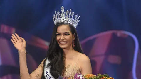 "ฟ้าใส" ยิ้มทําฝันเป็นจริง คว้ามงกุฎ