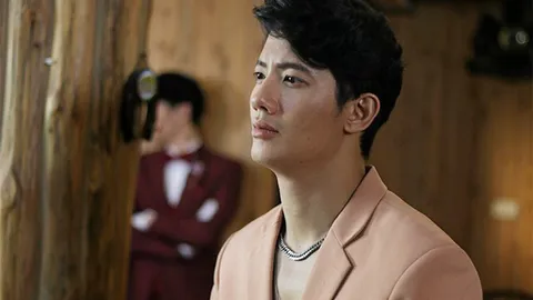 “เป้ อารักษ์” ปล่อยประสบการณ์รักล่ม ฉีกกรอบเดิมในเพลงใหม่ “สอนใคร”