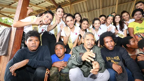 ล่องเรือดูทะเลสาบฮาลาบาลา ทีมมิสแกรนด์ ปันน้ำใจ ให้ชาวโอรังอัสลี 