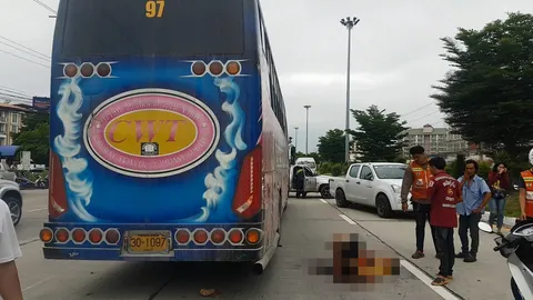 รถบัสเร่งหนีไฟเหลือง ชน จยย.วินกรุงเก่ากลางสี่แยก ทับขาขาดเจ็บสาหัส