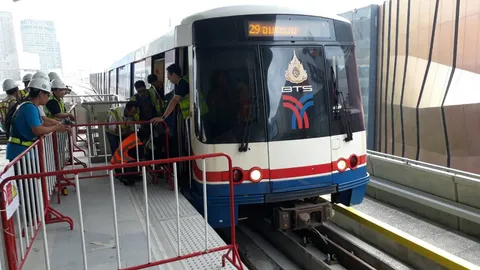 ทดสอบเดินรถไฟบีทีเอส หมอชิต-สถานีห้าแยกลาดพร้าว วันแรกฉลุย