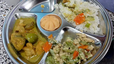 บิ๊กตู่คำราม ฟันโกงอาหารเด็ก (คลิป)