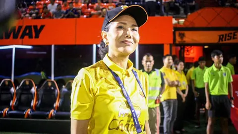 "บิ๊กค้างคาวไฟ" ปิดห้องคุยประเด็นสำคัญกับ “รีสตอฟกี”