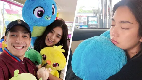 ปราง–กัญญ์ณรัณ โพสต์กอดตุ๊กตาที่ โต้ง คีบให้แล้วคอมเมนต์หวานว่า “I Love You”