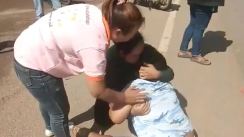 วุ่น เด็กพิเศษวิ่งให้รถทับ แม่บ่นสุดแสนเหนื่อย ลูกไม่ยอมอยู่นิ่ง 