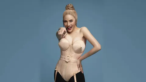 อรอนงค์ โชว์ดูม 47 ยังเด็ดมาก เซ็กซี่ไม่เคยเห็นจนต้องขยี้ตาแป๊บ