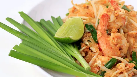 สาธารณสุขโต้ “2 จิงโจ้” กินผัดไทยทําป่วยติดเชื้อ (คลิป)