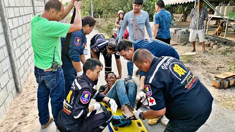 ผัวเมาถือมีดสปาร์ตาขู่เมีย โดนแย่งกลับฟันหัวแบะสาหัส