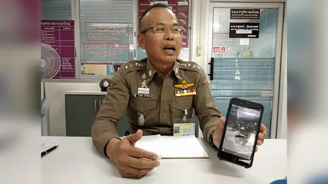 ช่างกลเปิดศึกปาบึม รัวยิงกันกลางถนนเจ็บ 2 หลงไปโดนชาวบ้านด้วย