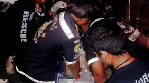 แห่เทียนโหด ตีกัน 2 คืนติด หินขว้างรถ จอดจะเอาเรื่อง โดนทุบดับ