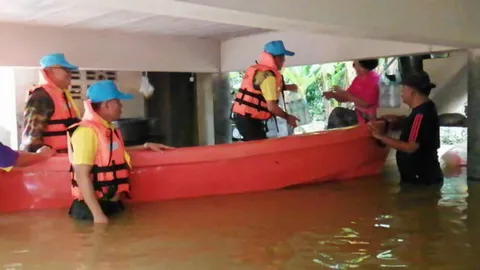 พังงาอ่วม แม่น้ำตะกั่วป่าทะลัก ท่วม 22 หมู่บ้าน สั่งตั้งศูนย์ฯช่วยด่วน 