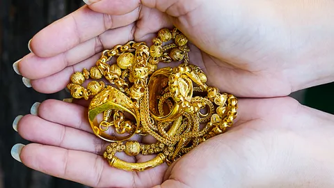 รีบตัดสินใจ วันนี้ "ราคาทอง" ไม่เพิ่ม ไม่ลด รูปพรรณขายบาทละ 21,350