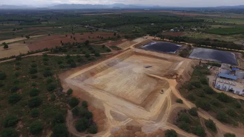 จนท.กาญจน์ฯ ตรวจสอบโรงงานลอบขุดดิน 180 ไร่ทิ้งน้ำเสียโดยไม่ได้รับอนุญาต