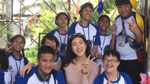 แพนเค้ก นางฟ้าจิตอาสา ปิดทองหลังพระ ช่วยเหลือเด็กพิเศษ