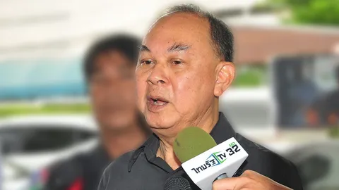 เสวนาอนาคตใหม่คึกคัก “กษิต ภิรมย์” ร่วมงาน บอกรับไม่ได้ทหารนั่งการเมือง