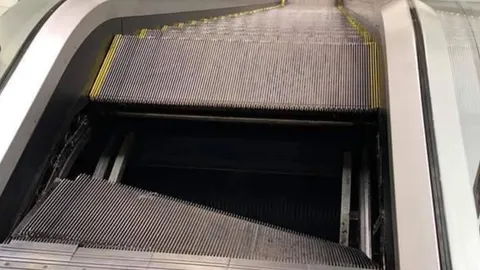 บันไดเลื่อนห้างดังถล่ม ลูกค้าวิ่งหนีจ้าละหวั่น