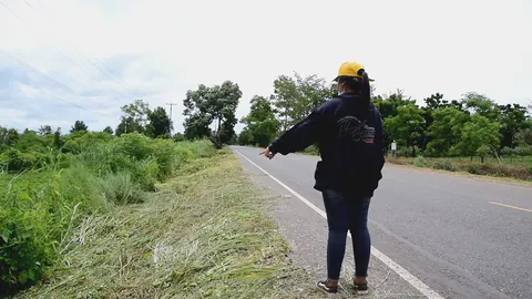 เตือนระวังไอ้หื่น ซิ่งประกบสาว เอื้อมมือบีบหน้าอก เหยื่อโดนหลายคน