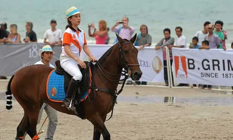 พระองค์ภา ทรงม้านำขบวนการแข่งขัน เอเชียน​ บีช โปโล