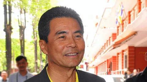 แนะ “เทวัญ” เปิดศูนย์ให้คำปรึกษาพระ