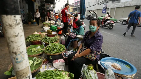 หอการค้าไทย เผย ดัชนีเชื่อมั่นผู้บริโภค ทรุดต่อเนื่องเป็นเดือนที่ 5