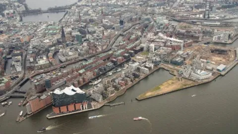 หญิงไทยพลัดหลงกับเพื่อน โดนชายทำทีช่วย ลากไปข่มขืนกลางฮัมบูร์ก 