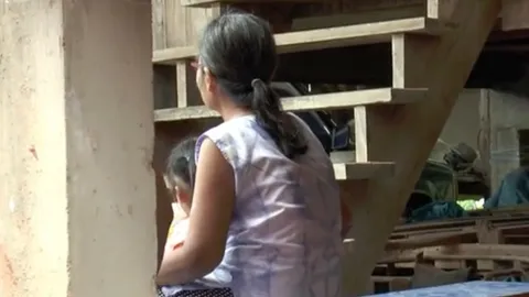 น่าสงสาร พ่อแม่หลงผิดติดคุก ลูกสาว2ขวบ ต้องเผชิญชีวิตกับยายตาบอด