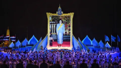 จุดเทียนชัยทรงพระเจริญก้องถวายวันแม่