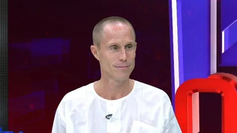 จูเลียนรับผิดบอกไม่มีใครดีเต็มร้อย เผยมีอะไรกับผู้หญิง2คน ตอนเป็นพระ (คลิป)