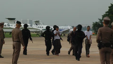 คุม 2 มือบึมเข้ากรุง รองโฆษก ตร.ปัดไม่รู้ มีคนสั่งการจากต่างประเทศ