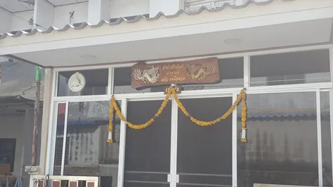 ไร้เงาอาจารย์ "แจ๊ว เหนือดวง" ปิดสำนักสักยันต์  คาดยังไม่พร้อมพบสื่อ