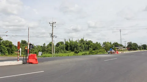 เลิกเกาะกลางถนน ไอเดียศักดิ์สยาม ใช้แบริเออร์ยาง!