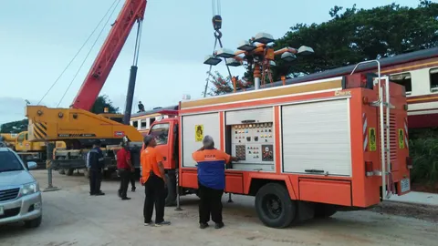 เร่งกู้รถไฟตกรางที่ชะอำ เปิดเส้นทางสายใต้ คาดเสร็จราว 4-5 ทุ่มคืนนี้