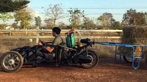 นิสิต ม.เกษตรฯ สกลนคร เจ๋ง สร้างรถ3ล้อบรรทุกเล็กไฮบริด เพื่อใช้ในฟาร์ม