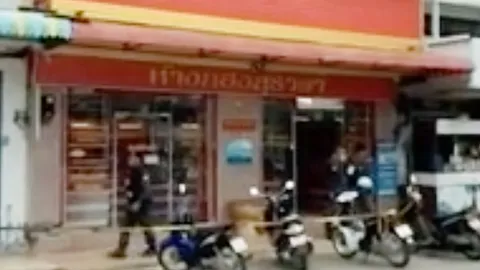 5โจรแต่งกายคล้ายทหาร ควงอาวุธสงคราม บุกปล้นร้านทอง กวาดไปเกือบหมด