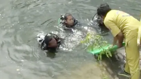 สุดเศร้า ตาวัย 75 จมน้ำดับ หลังตักน้ำในบ่อให้ยายป่วยอัมพฤกษ์ไว้อาบน้ำ