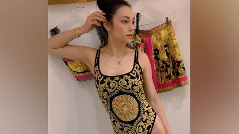 ตั๊ก บงกช แซ่บมากๆ ลองชุดว่ายน้ำแบรนด์ดัง อวดหุ่นเป๊ะเว่อร์